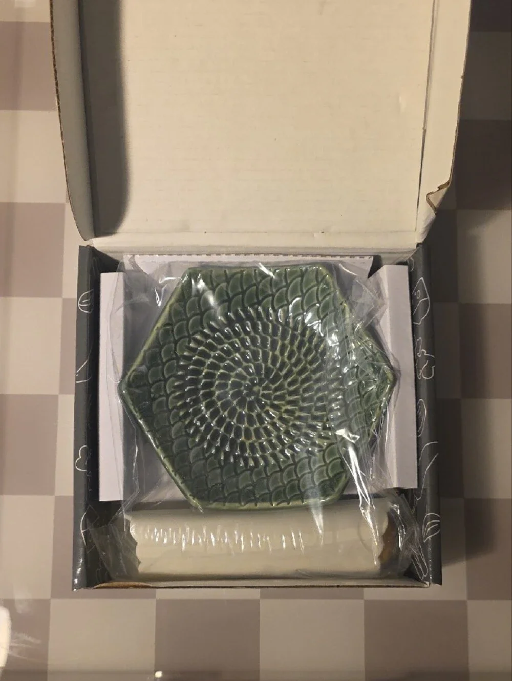 The Grate Plate 3-Piece Set - Cream & Dark Gray